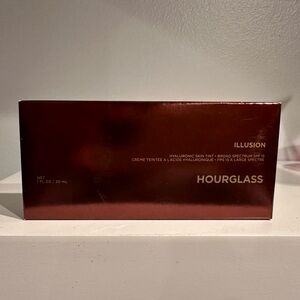 Hourglass Illusion Hyaluronic Skin Tint